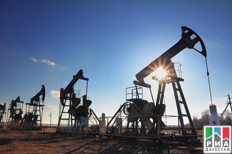 Цены на нефть растут в ожидании переговоров России и ОПЕК