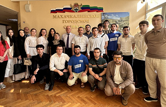 Участники проекта «ПолитЗавод» посетили Махачкалинское городское собрание