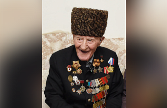 Заур Аскендеров поздравил Ибрагим-Пашу Садыкова со 101-летием