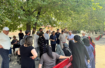 Депутаты парламента Дагестана посетили детей, пострадавших в автоаварии в Гунибском районе