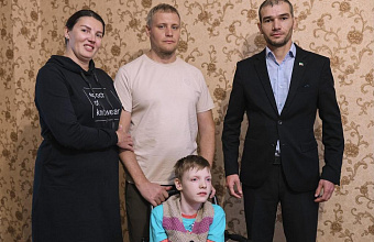 Депутат Гасан Османов оказал поддержку семье участника СВО с ребенком-инвалидом