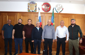 Депутат Джамалудин Нажмудинов встретился с руководством Кикунинского консервного завода