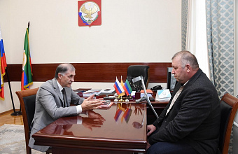 Камил Давдиев ознакомил участника программы «Доблесть гор» с деятельностью парламента республики