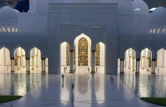 В оформлении мечети Духовного центра в Дербенте используют белоснежный мрамор с греческого острова Тасос