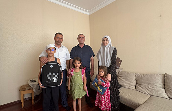 Депутат Хиби Алиев оказал помощь семьям участников СВО в подготовке к учебному году