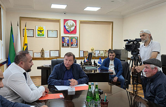 Заур Аскендеров выслушал обращения жителей Кулинского района