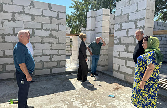 Депутат парламента Дагестана Асият Алиева проверила ход строительства школы в Дербентском районе