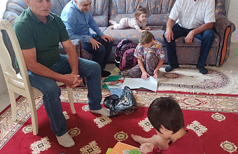 Депутат регионального парламента Джамалудин Нажмудинов поддержал акциюю «Собери ребенка в школу»