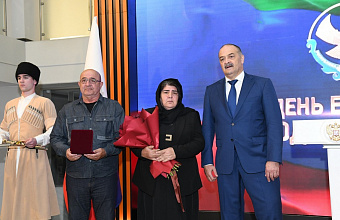 Заур Аскендеров: «Ваш достойный и честный труд – это тоже оружие, которое сокрушительно бьет по врагу»