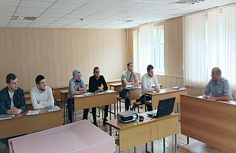 Начальник отдела кадров исправительной колонии №7 встретился с выпускниками Дагестанского аграрного университета