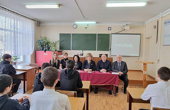 Депутаты от «Единой России» провели беседу с учащимися о вреде наркотиков