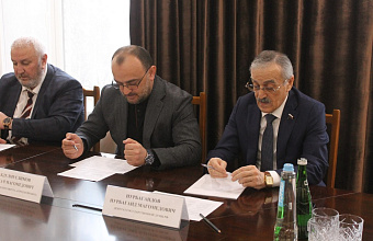 Нурбаганд Нурбагандов провел прием граждан в городе Буйнакске