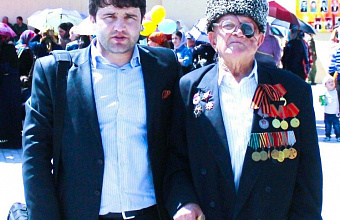 Дагестанский писатель Гамзат Изудинов выпустил повесть «Глаза войны»