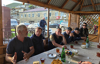 Спикер парламента Дагестана провел встречу с жителями села Хайхи Кулинского района