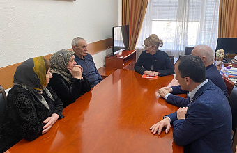 Асият Алиева отметила вклад работников Дирекции парков и скверов Махачкалы в озеленение города