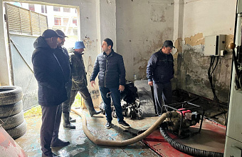 По поручению Заура Аскендерова депутат НС РД выехал в подтопленные районы Каспийска 