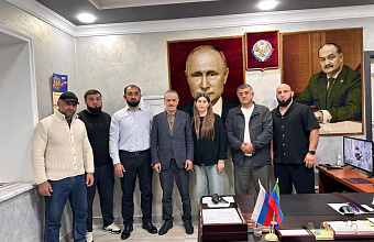 Нурбаганд Нурбагандов провел рабочую встречу с депутатами в Каякентском районе