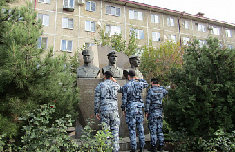 В Дагестане росгвардейцы почтили память погибших боевых товарищей