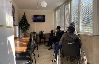 Депутат Госдумы Артем Бичаев передал медикаменты в помощь «Дому-интернату для престарелых и инвалидов» в Дагестане