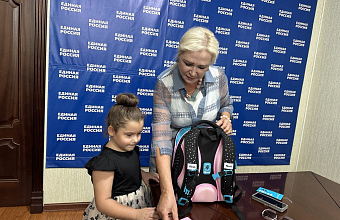 Депутат парламента Дагестана Елена Павлюченко присоединилась к акции «Собери ребенка в школу»