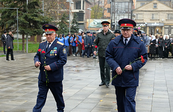 Росгвардейцы в Дагестане почтили память Неизвестного Солдата