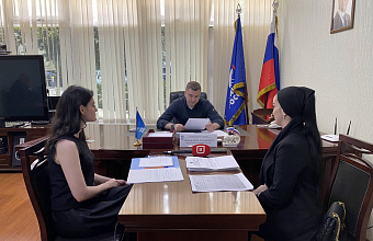 Депутат Госдумы РФ Артем Бичаев выслушал обращения дагестанцев