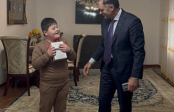 Депутаты парламента Дагестана исполнили детские мечты в рамках «Ёлки желаний»