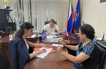 Артем Бичаев провел личный прием граждан