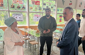 Нурбаганд Нурбагандов посетил лагерь для детей «Данко» в Буйнакском районе