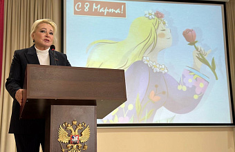 Елена Павлюченко приняла участие в патриотической акции «Сад памяти» в Дербентском педколледже