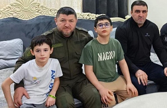 Депутат НС РД Имран Аваев посетил семьи военнослужащих, погибших при исполнении служебного долга