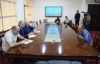 Сайгидахмед Ахмедов провел приём граждан в Гумбетовском районе