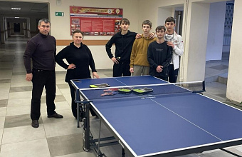 Депутат НС РД Имран Аваев подарил теннисный стол родному лицею