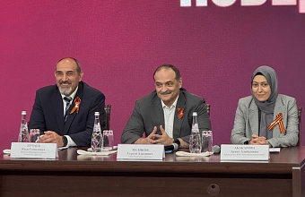 Глава Дагестана наградил победителей интеллектуальной игры «Наследники Победы»