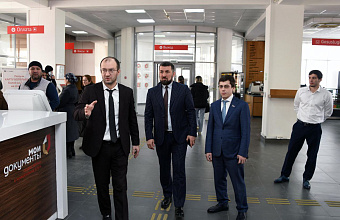 Шамиль Омаров и Изи Алиев посетили Республиканский многофункциональный центр