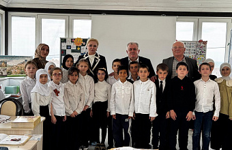 По поручению Заура Аскендерова депутаты ознакомились с опытом обучения детей родному языку