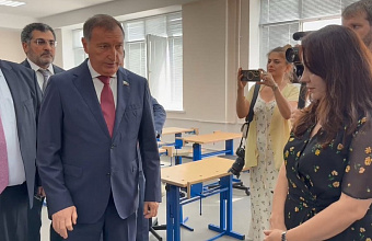 В Каспийске официально открыт новый корпус СОШ № 2 имени А. Назарова