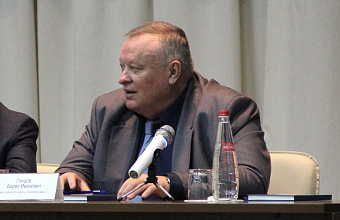 Борис Гонцов: «10 школ Каспийска будут участвовать в программе капитального ремонта в 2024 году»