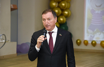 Спикер парламента Дагестана Заур Аскендеров посетил махачкалинскую школу-интернат №5
