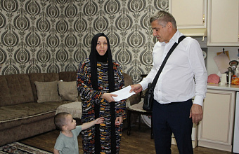 Депутат Госдумы Абдулхаким Гаджиев принял участие в акции «Собери ребенка в школу»