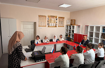 Депутат НС РД Абдулвахид Лабазанов провел «Разговоры о важном» в Цумадинском районе