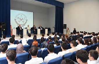 Депутаты Народного Собрания РД провели встречу со студентами Колледжа строительства и дизайна