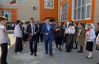 Осман Булатов принял участие в открытии «Парты Героя» в одной из столичных школ