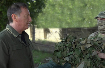 Заур Аскендеров передал гуманитарную помощь участникам СВО в Запорожской области