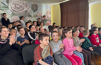 Театр кукол показал спектакль в реабилитационном центре для несовершеннолетних Махачкалы