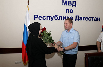Ордена Мужества (посмертно) вручили родственникам полицейских, погибших 5 мая 2025 года в Махачкале