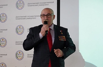 Встреча с Героем России и участником спецоперации прошла в Даггостехуниверситете