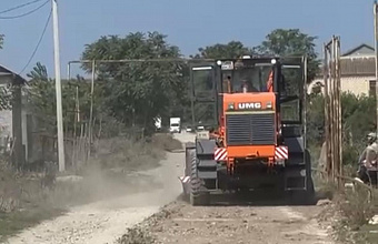 Депутат Мухтарпаша Умаханов поддержал благоустройство дорог в селе Акнаде