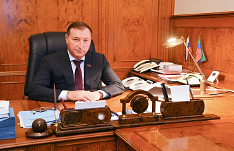 Заур Аскендеров поздравил с профессиональным праздником работников культуры