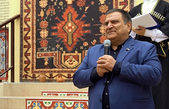 Сайгидпаша Умаханов провел День языков народов России в Хасавюртовской школе